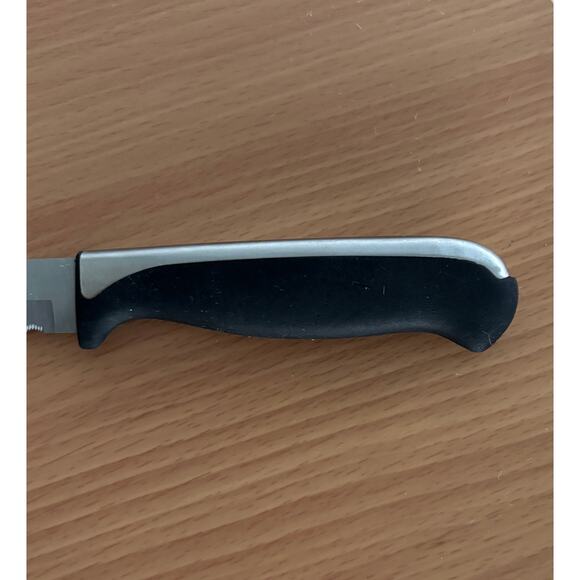 J.A. Henckels International
Everedge Plus‎ Stainless Steel
 6” Knife 15520-120 - Picture 3 of 5